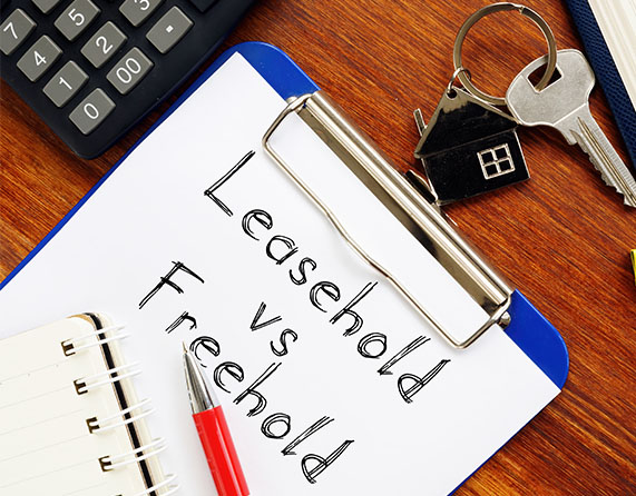 Image showing a clipboard with "Leasehold vs Freehold" written on it